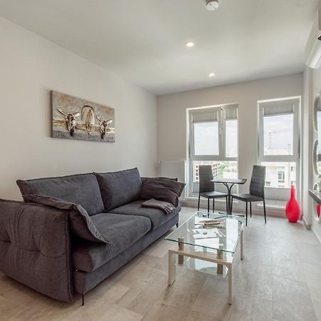 Fancy Penthouse Studio With Lakeview W10 Bucharest Exterior photo