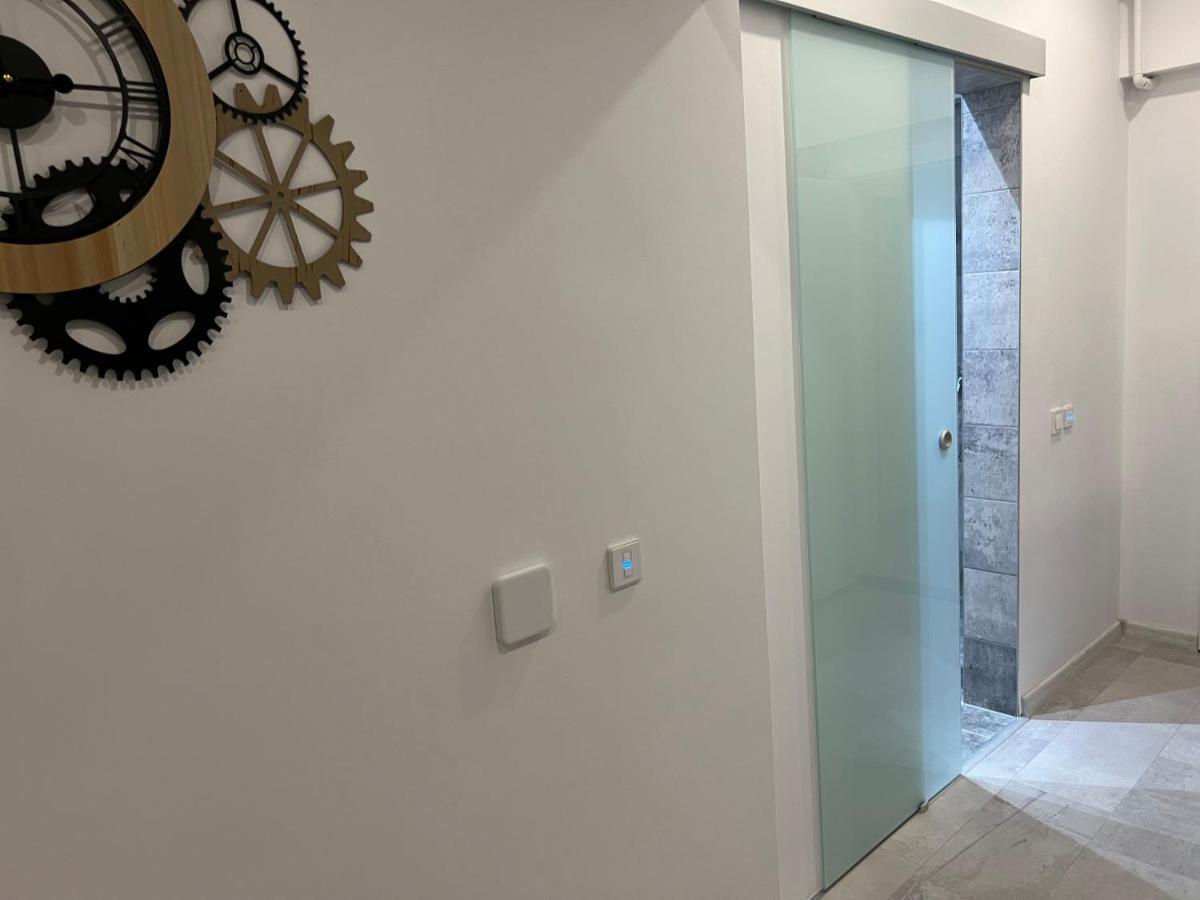 Fancy Penthouse Studio With Lakeview W10 Bucharest Exterior photo