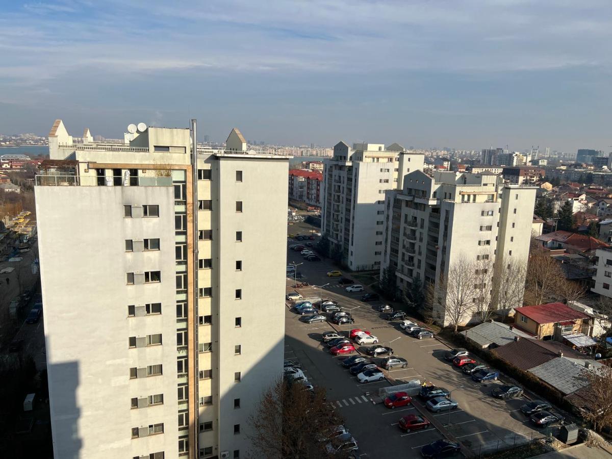 Fancy Penthouse Studio With Lakeview W10 Bucharest Exterior photo