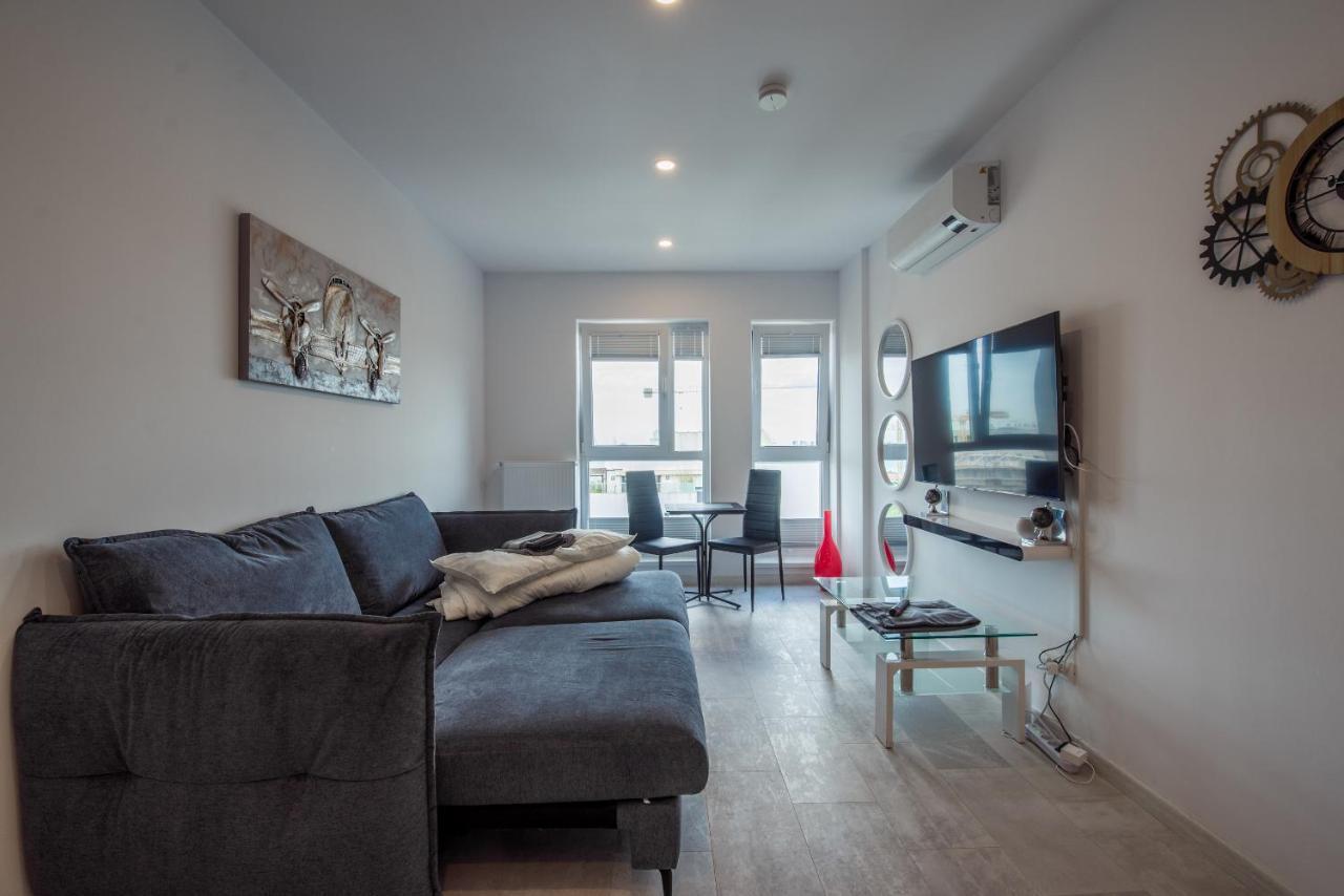 Fancy Penthouse Studio With Lakeview W10 Bucharest Exterior photo